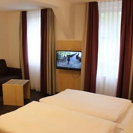 Hotel-gasthaus-kraft 3*